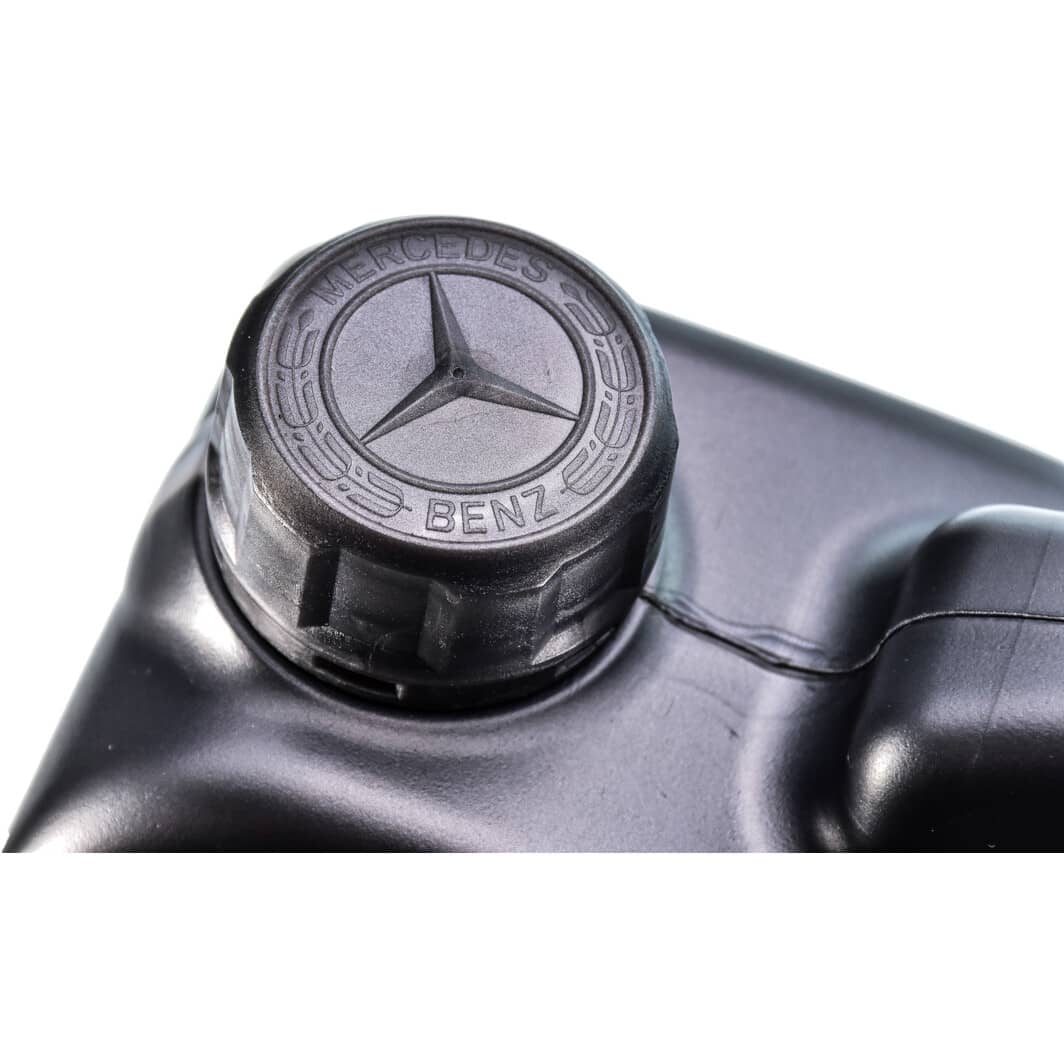 на крышке и таре должен быть объемный логотип Mercedes