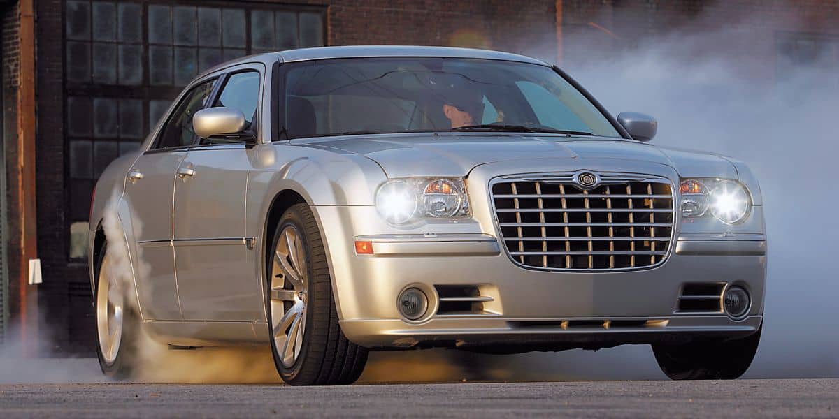 Chrysler 300C SRT8: specs, price, horsepower, top speed and acceleration 0 – 100
